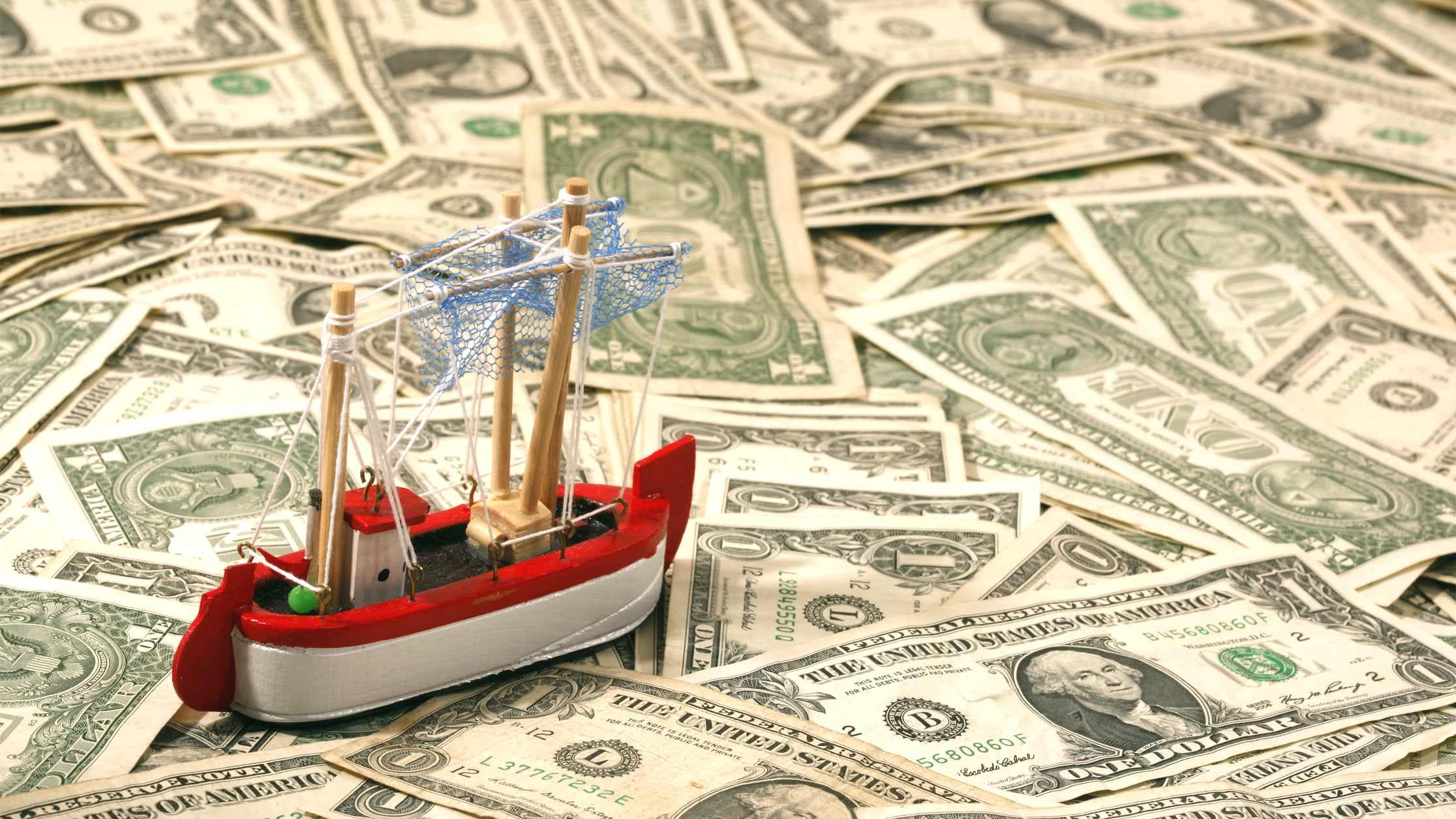 Hedge Fund Veteran Explains Why Bitcoin Acts as a "Life Raft"