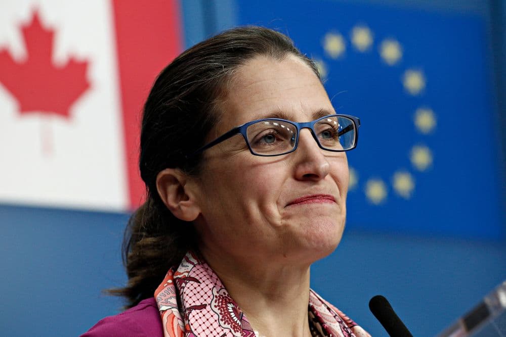 Canada Warns Crypto Exchanges Not to Promote Self-Custodial Wallets