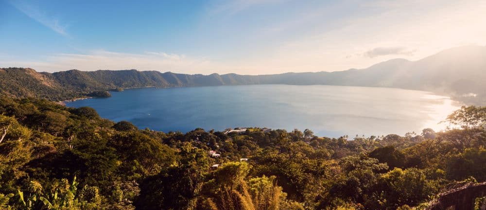 Stacy Herbert and Max Keiser Help Distribute Funds in El Salvador Raised by Bitfinex and Tether