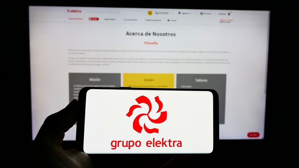 'Stay Away From Fiat, Buy Bitcoin,' says Mexican Billionaire